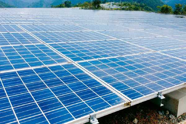 Post-mining sites are used to set up solar panels.
